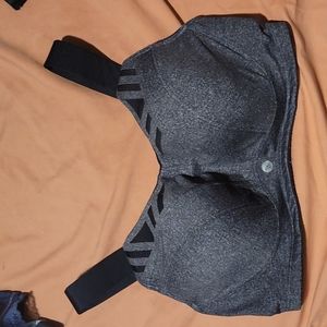 38DDD Livi Sports bra high impact